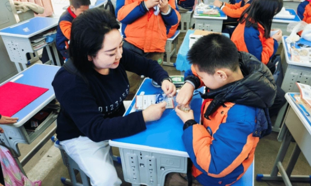 心理环境给后进生以鼓舞和希望也能使教育的力量和作用充分发